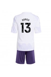 Manchester United Patrick Dorgu #13 Jalkapallovaatteet Lasten Vieraspeliasu 2025-26 Lyhythihainen (+ Lyhyet housut)